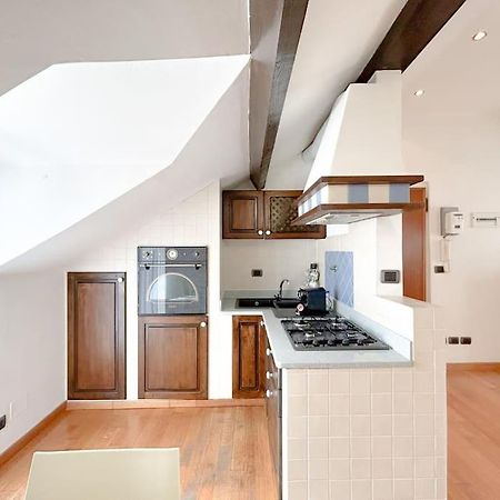 Elegante Mansarda 300Mt Dal Mare - Centro - Wifi Apartamento Savona Exterior foto