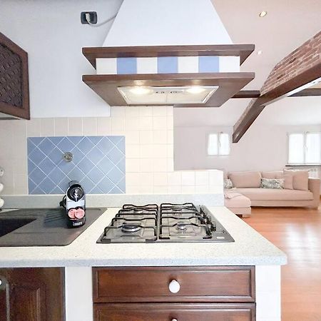 Elegante Mansarda 300Mt Dal Mare - Centro - Wifi Apartamento Savona Exterior foto